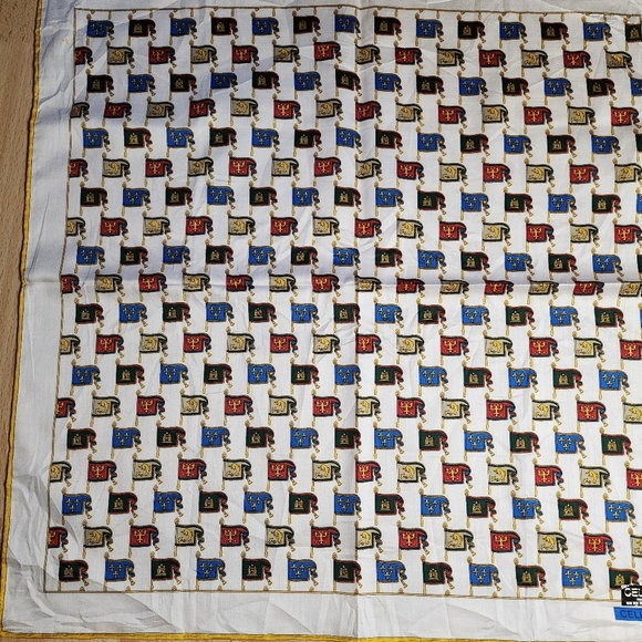 ❤️ Host Pick 🌟 CELINE Paris scarf/handkerchief cotton / silk✨️ 💯 - Picture 4 of 7